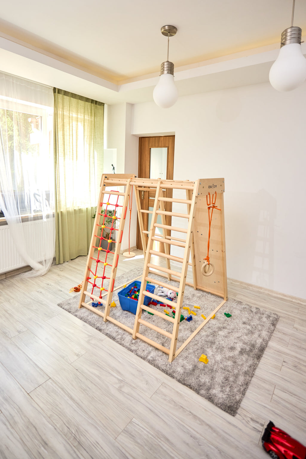 Struttura ginnica bianca 3-SEK – vista in uso